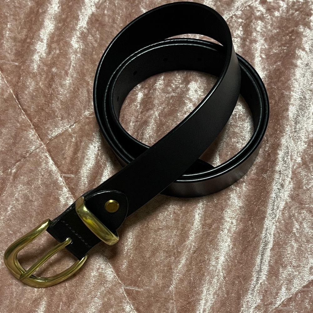 Elegant Black Leather Belt with Gold Buckle